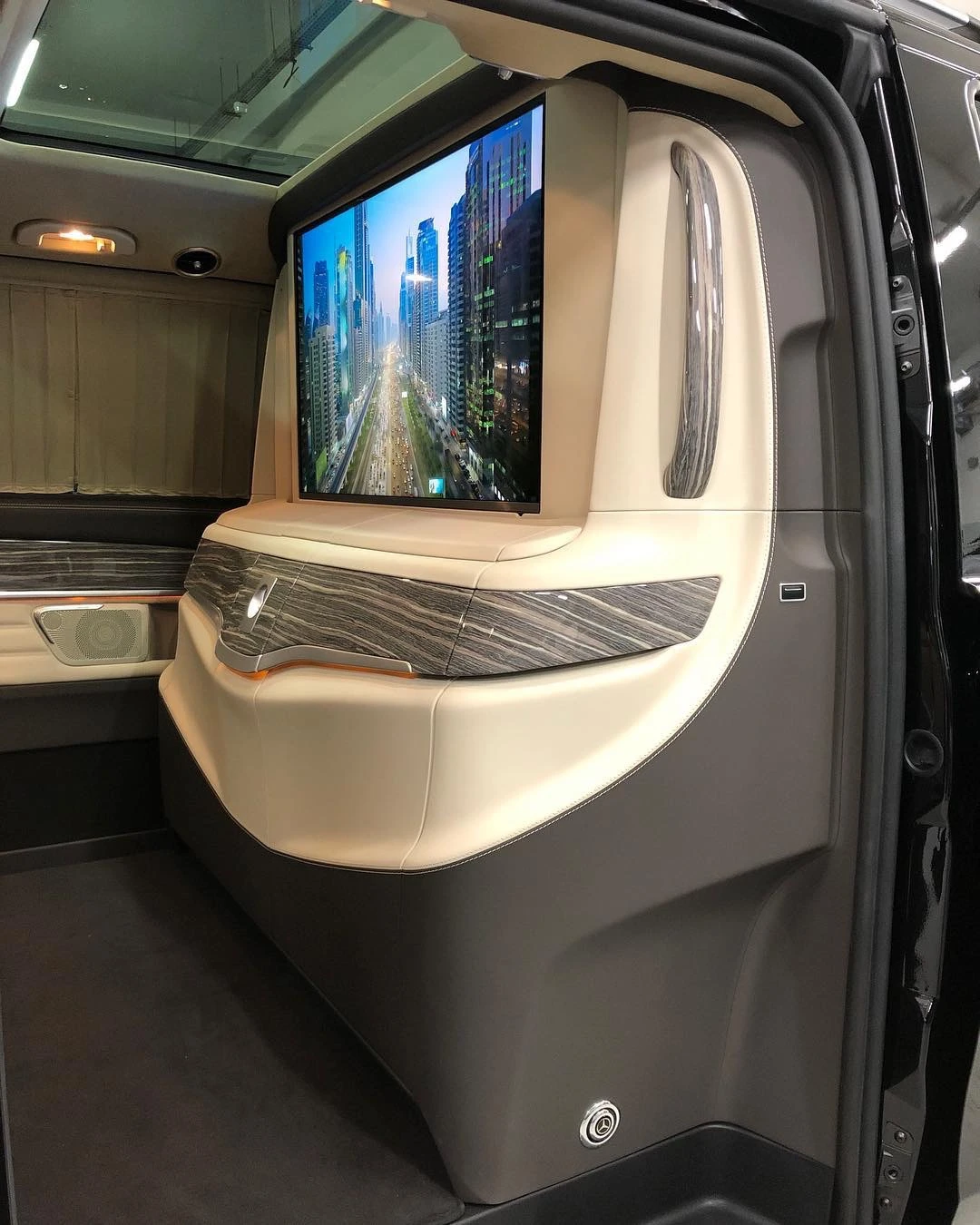 van partition