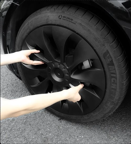 Easy-to-install Tesla hubcaps