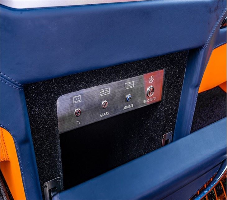 car privacy partition Detail pictures 1
