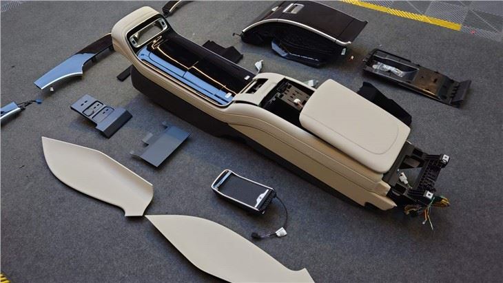 Mae Ategolion Mewnol Car Moethus yn Addas ar gyfer Twnnel Armrest Canolog y Cefn Mercedes-Benz S-dosbarth W223