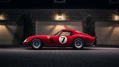 Mae'r Ferrari 250 GTO Cynhyrchwyd yn 1962 Gosod Cofnod Arwerthiant Car Newydd.