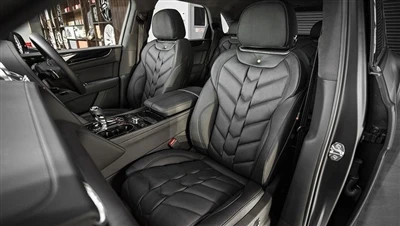 Kahn Design yn Addasu Argraffiad Le Mans Bentley Timbuktu