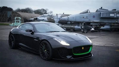 Mae SVR Math-F Jaguar wedi'i Addasu gan Lister â Phŵer Brecio Graddfa O 666 HP.